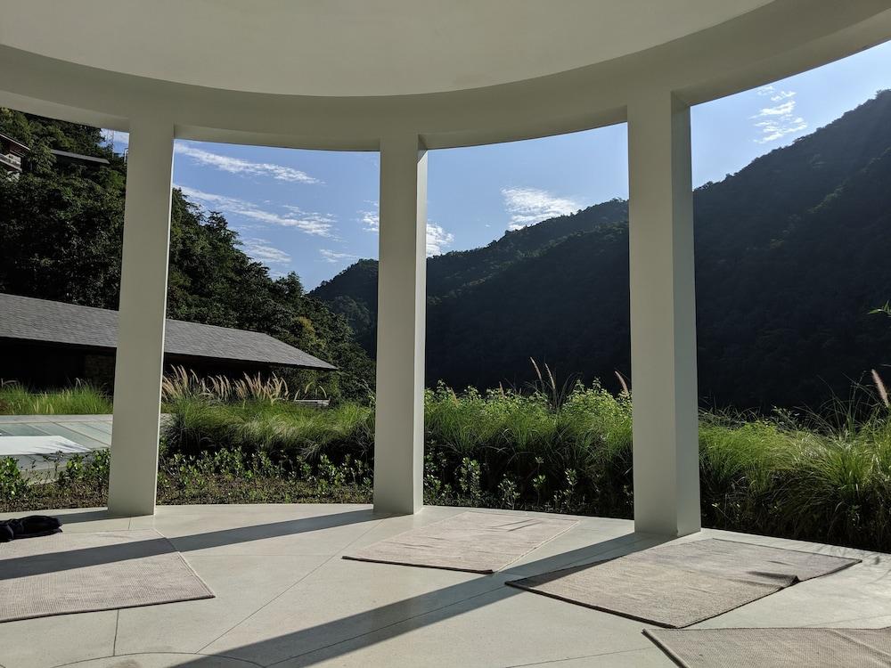 Taj Rishikesh Resort And Spa Дехрадун Экстерьер фото